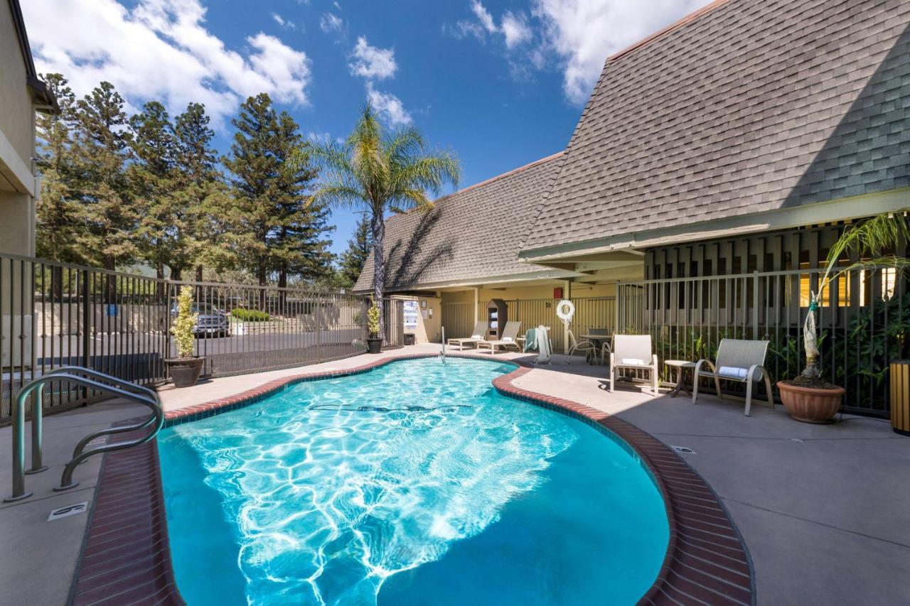 Best Western Danville Sycamore Inn Bagian luar foto
