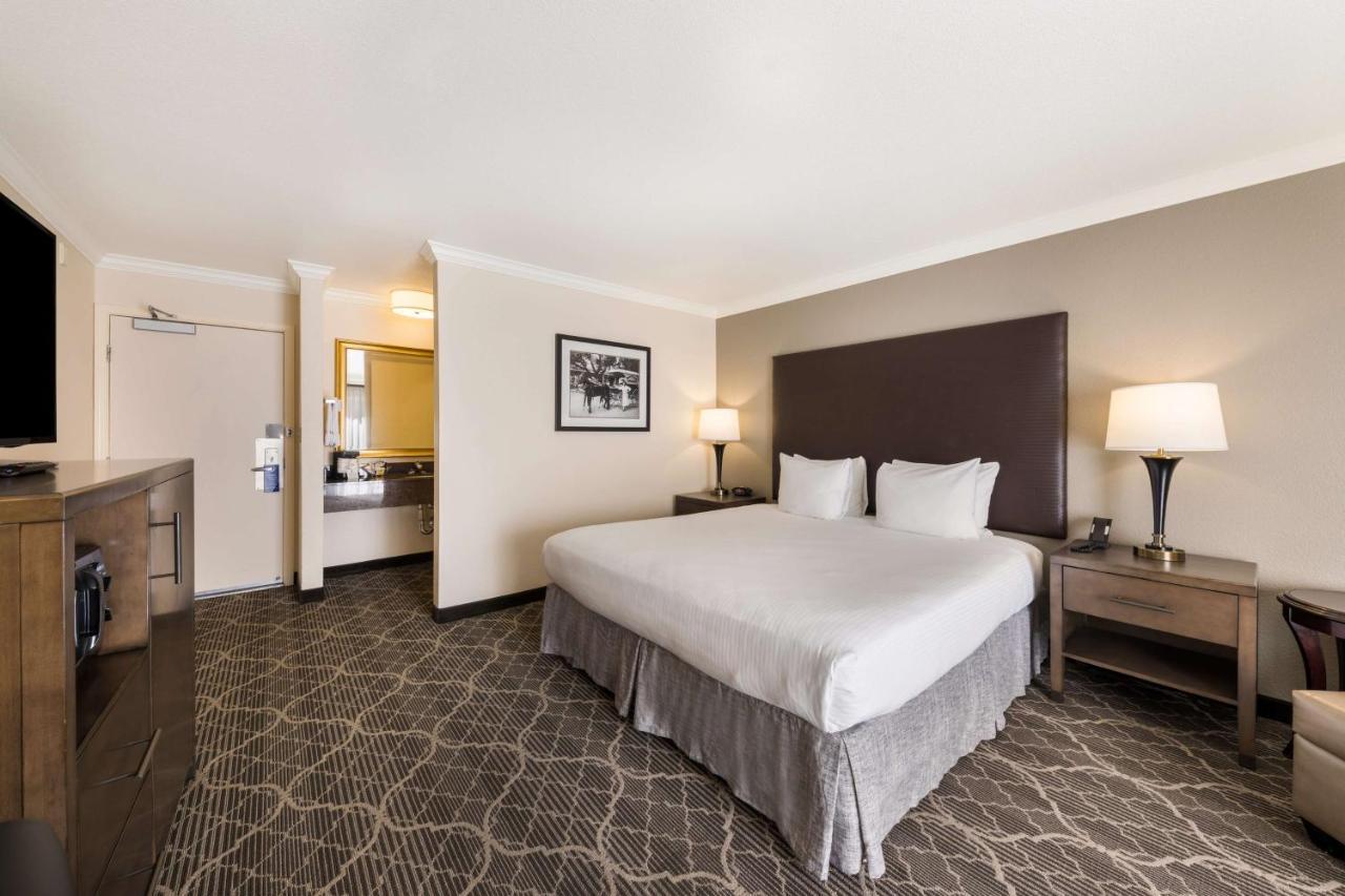 Best Western Danville Sycamore Inn Bagian luar foto