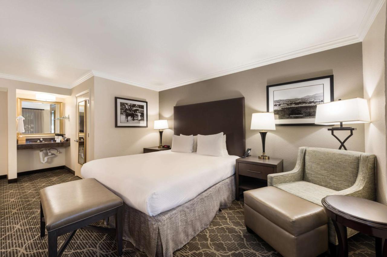 Best Western Danville Sycamore Inn Bagian luar foto