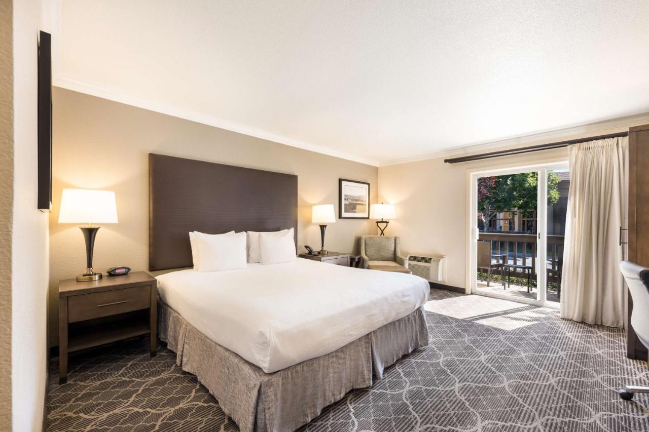 Best Western Danville Sycamore Inn Bagian luar foto