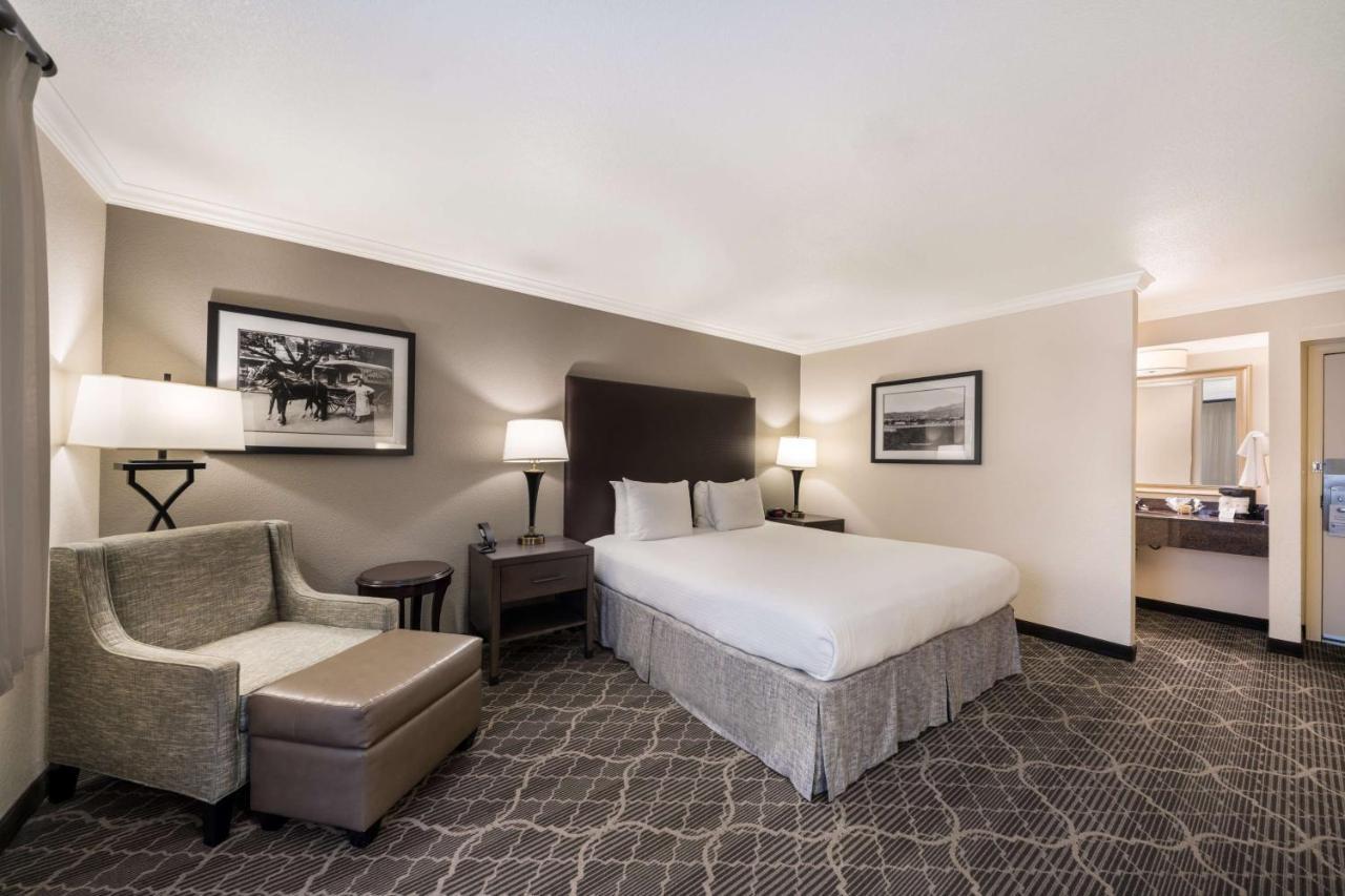 Best Western Danville Sycamore Inn Bagian luar foto